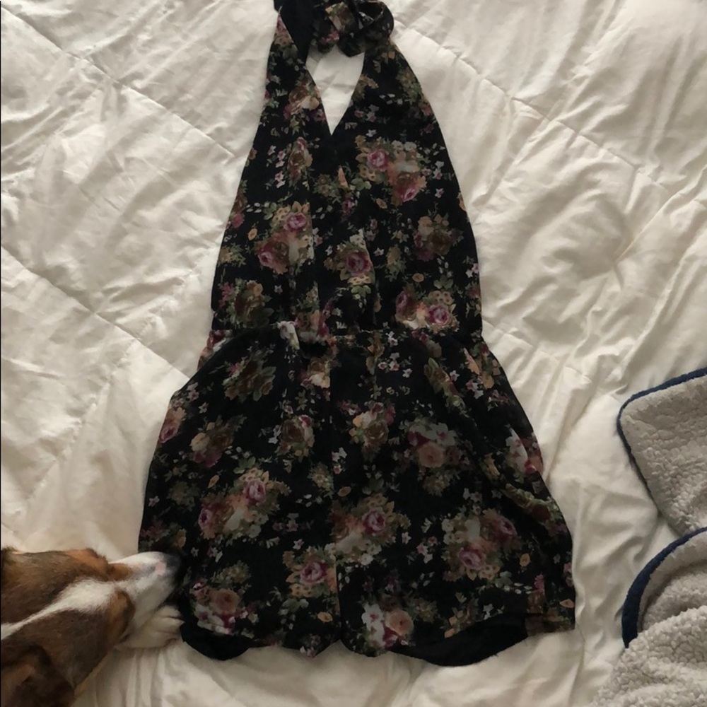 Floral prints romper 💐🌸🌺